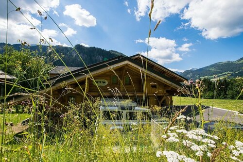 Chalet Carnauba - Alpine Descents, Забронировать Шале Отели Шатель с парковкой, рядом с Центр водного спорта Forme d'O, Парковка
