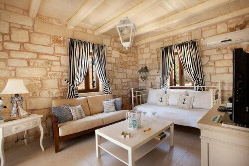 Villa Apollo - Saint Georges Retreat Village, Забронировать Отель Отели Кокинон-Хориона с бассейном, Бассейн