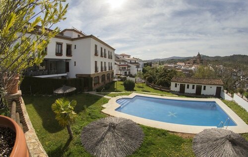 Aparthotel Doce Caños Galaroza