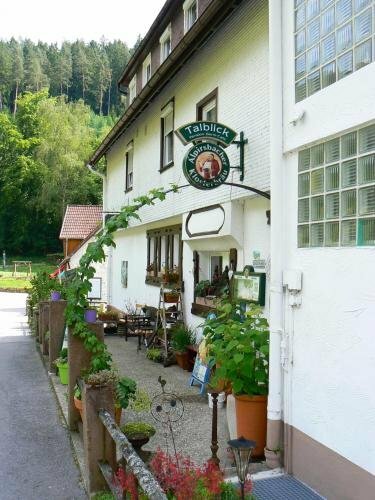 Gästehaus Talblick - Schwarzwald Plus Karte inkludiert, Забронировать Отель Байрсброн Landkreis Karlsruhe