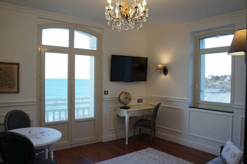 Villa XIXe Vue mer, Réserver Villa Hôtels à Bretagne avec parking, Parking