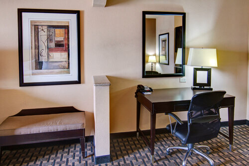 Holiday Inn Express Hotel & Suites Huntsville, Rezervați Hotel Hoteluri în Huntsville cu piscină, Piscină