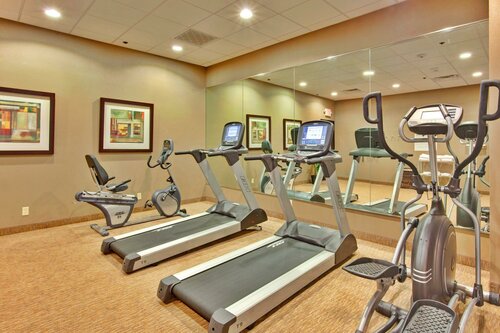 Holiday Inn Express Los Angeles LAX Airport by IHG, Забронировать Отель Отели Лос-Анджелеса с парковкой, Парковка