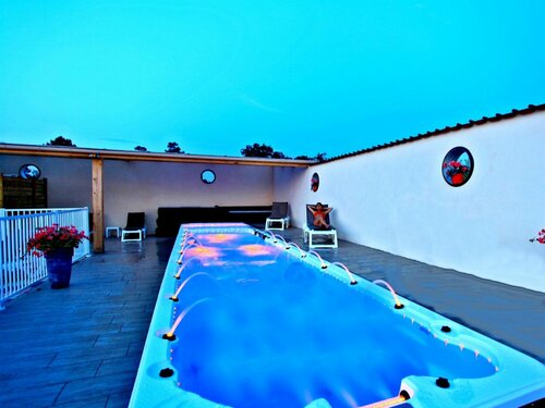 Logis Hotel Le Tropicana, Book Hotel Hotels in Red Perigord with Parking, Parking