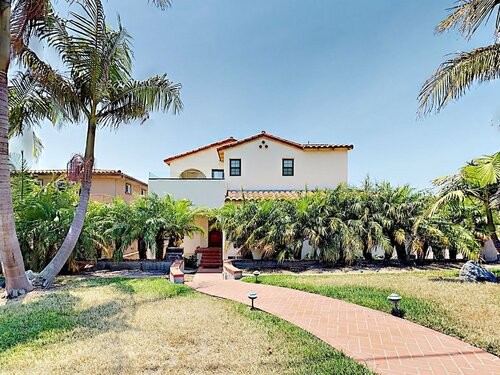 1731 Plum Street Duplex Unit B - 3 Br apts by RedAwning, Забронировать Дом для отпуска Point Loma 