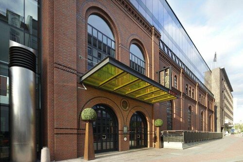 east Hotel Hamburg, Забронировать Отель Санкт-Паули Гамбург, рядом с Rote Flora