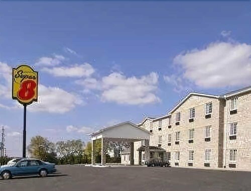 Super 8 by Wyndham Bowling Green North, Забронировать Мини-отель Боулинг-Грин Кентукки