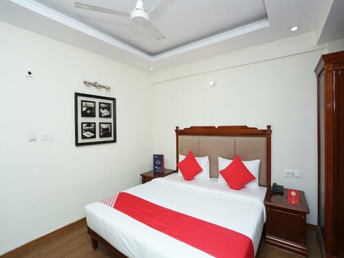 Oyo 16550 Hotel Kenil Star, Book Hotel Uttarakhand hoteller med parkering, Parkering