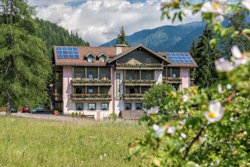 Hotel Canada, Забронировать Отель Предаццо Кавалезе