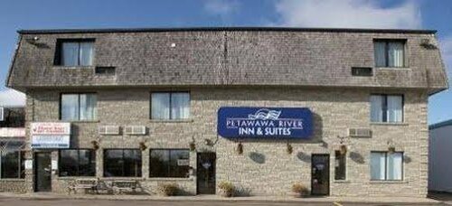 Quality Inn & Suites, Prenota Hotel Hotel business a Ontario, 4* 5*