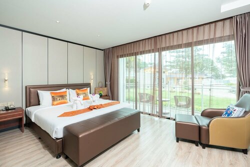 Royal Yao Yai Island Beach Resort, Забронировать Курортный отель Отели Яо-Яй с парковкой, рядом с Ло паред, Парковка