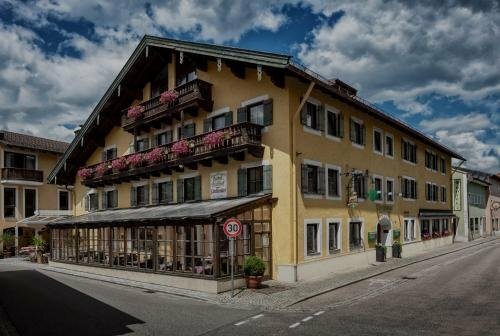 Gasthaus Unterwirt, Забронировать Отель Отели Фридольфинг с бассейном, Бассейн