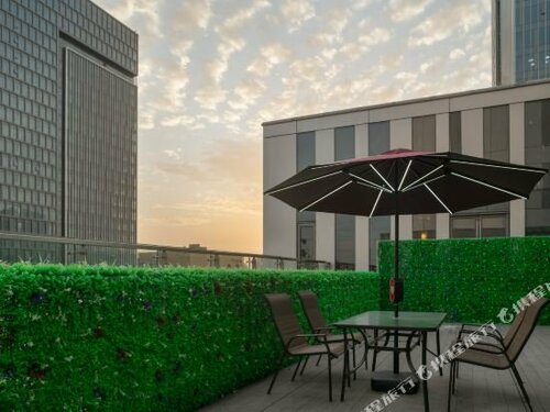 Holiday Inn Express Shanghai Huijin by IHG, Book Hotel Hoteller i Shanghai med parkering, Parkering