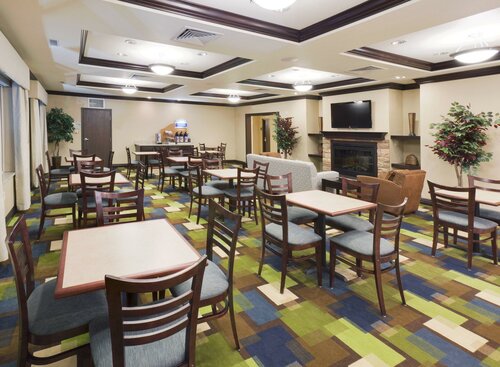 Holiday Inn Express Hotel & Suites Omaha i - 80, Book Hotel Gretna Nebraska