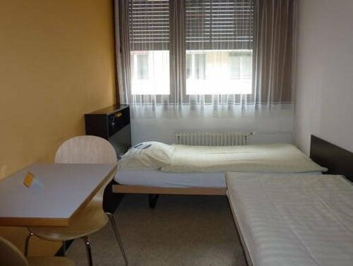 City Hostel Geneva, Book Hostel / Vandrerhjem Paquis 