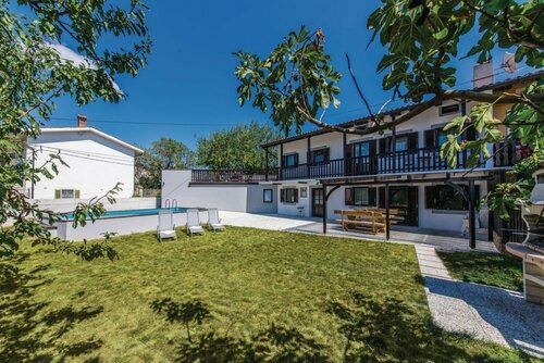 Vila Sistiana, Book Villa Sistiana Friuli Venezia Giulia
