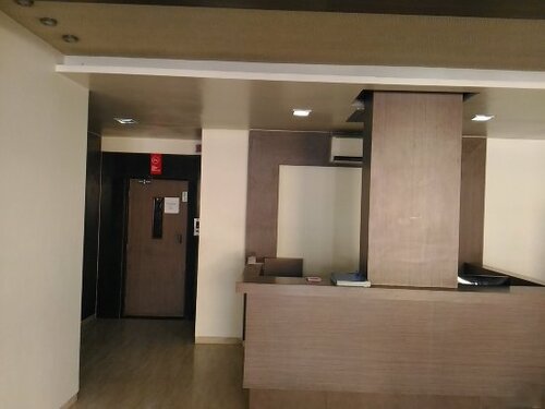Hotel Cosmo Lodging, Забронировать Отель Отели Биванди с парковкой, Парковка