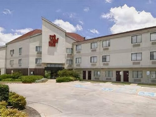 Plano Inn & Suites, Забронировать Отель Плейно Dallas - Fort Worth Metropolitan Area, рядом с The Main Event
