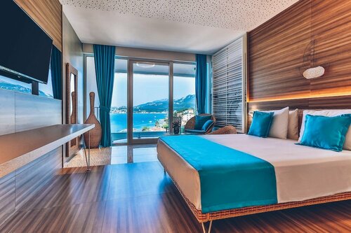 Carine Hotel Kumbor Superior, Забронировать Отель Отели Херцег-Нови - Ривьеры с бассейном, Бассейн