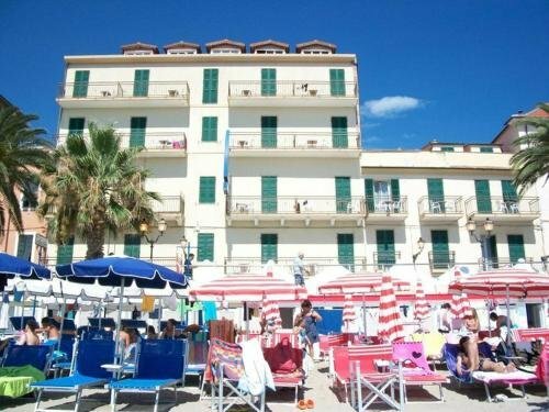 Hotel Danio Lungomare, Забронировать Отель Отели Ривьера-делле-Пальме с завтраком, Завтраки