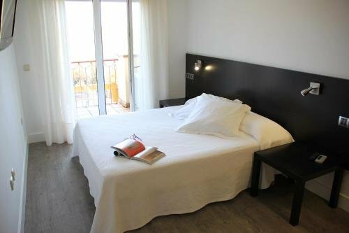 La Ermita, Varaa Hotelli Brunete Madridin maakunta