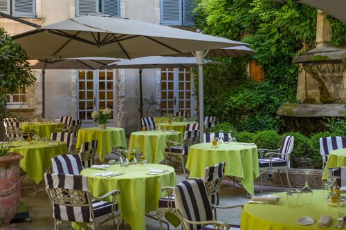 Hotel dEurope, Забронировать Отель Отели Авиньона с парковкой, рядом с Часовая площадь, Парковка
