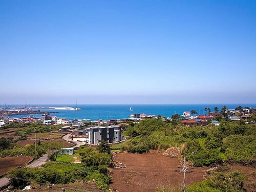 Sally's Jeju, Забронировать Отель Аеуол-ли Чеджу, рядом с Спортивный парк «Эволь Кынрин»