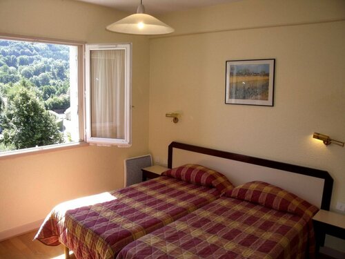 Family Hotel, Book Hotel Hoteller i Rhône-Alps med parkering, Parkering