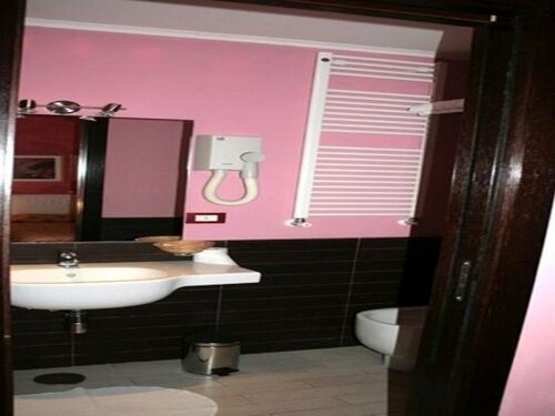 B&B Rainbow, Забронировать Отель «постель и завтрак» Неаполь Кампания, рядом с Природный заповедник