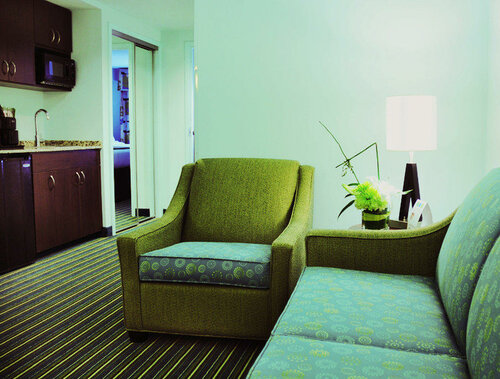 Holiday Inn Express Hotel & Suites Norfolk Airport, Boek Hotel Norfolk Virginia
