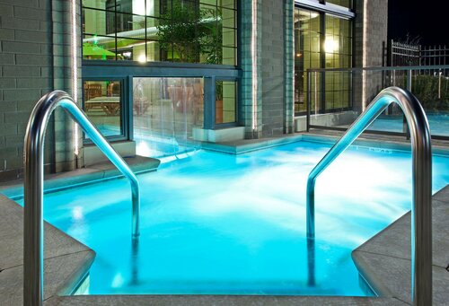 Holiday Inn Midland by IHG, Забронировать Отель Отели Мидленд с завтраком, рядом с Торговый центр Мидланда, Завтраки