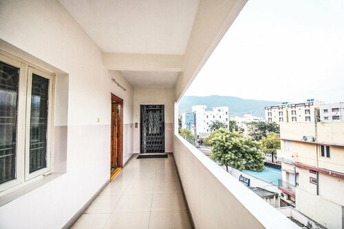 Fabhotel Aditya Yatri Nivas, Забронировать Отель Тирупати штат Андхра-Прадеш, рядом с Железнодорожный вокзал Тирупати-Восточный