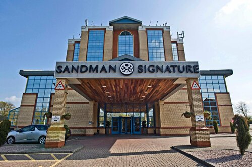 Sandman Signature London Gatwick Hotel, Забронировать Отель Отели Исторического графства Суссекса с парковкой, Парковка