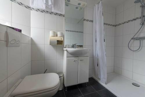 Hotel DeWaag Makkum, Забронировать Отель Маккум IJsselmeer