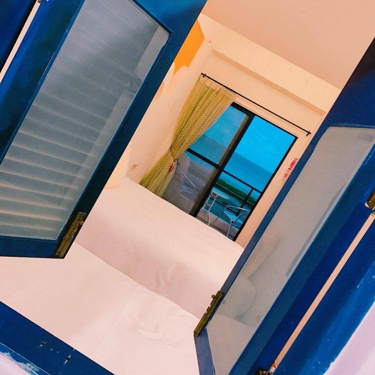 Seawall Inn