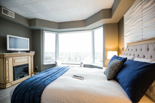 Amazing Suites In Yorkville, Забронировать Отель Торонто Greater Toronto Area, рядом с Women's College Hospital