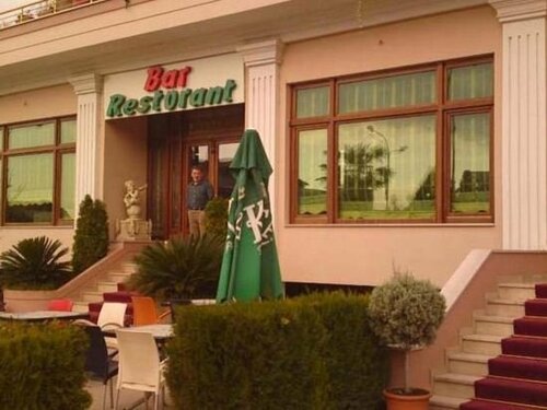 Grand Hotel, Забронировать Отель Эльбасан Elbasan County