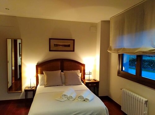 Hotel Reina Adosinda, Забронировать Отель Отели Правии 3 звезды, 3*