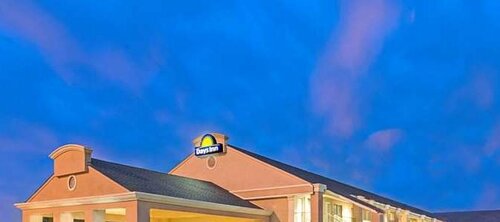 Days Inn by Wyndham McKinney, Забронировать Отель Отели Dallas - Fort Worth Metropolitan Area с бассейном, Бассейн