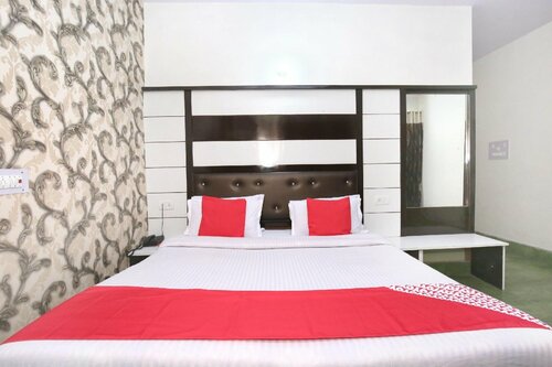 Hotel Golden Inn By OYO Rooms, Забронировать Отель Отели Амритсара с бассейном, рядом с Narula's Mall, Бассейн