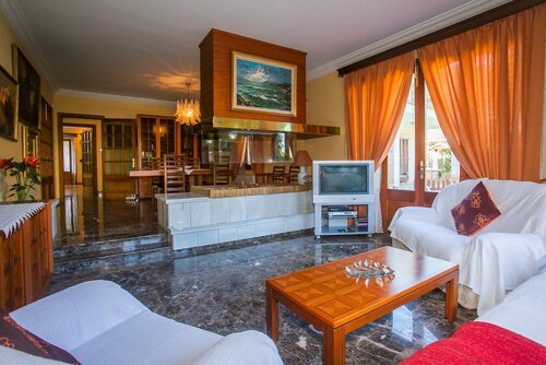 Villa Damar, Buchen Sie Villa Hotels in Santa Margalida mit Parkplatz, Parkplätze