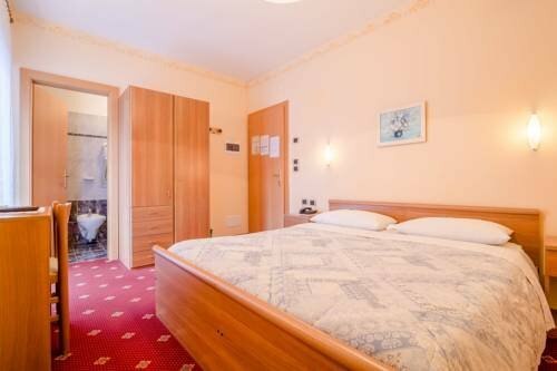 Albergo Genzianella, Забронировать Отель Отели Чиветты с завтраком, Завтраки