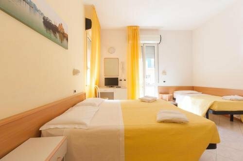 Hotel Paola Garden, Забронировать Отель Отели Белларива с бассейном, Бассейн