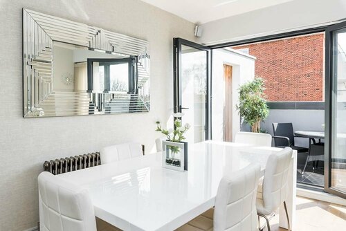 Spectacularly Stylish 2 Bed Flat Heart of Fulham, Забронировать Отель Отели Большого Лондона 4 звезды, 4*