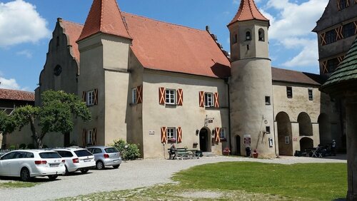 Schlosshotel Harburg, Rezervovat Hotel Hotely v Bavorsko s parkováním, Parkování