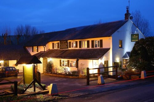The Queens Arms, Забронировать Отель Хангерфорд North Wessex Downs