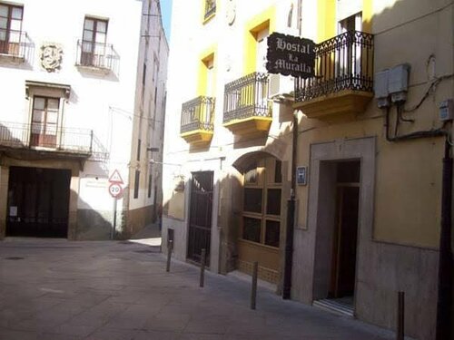 Hostal La Muralla, Varaa Hotelli Plasencia 