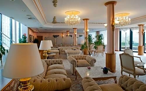 Hotel Riu Fluviá, Buchen Sie Hotel Olot Garrotxa