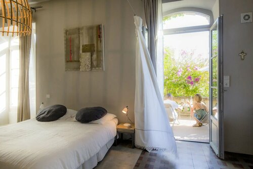 Maison Felisa, Buchen Sie Hotel Saint-Laurent-des-Arbres Gard