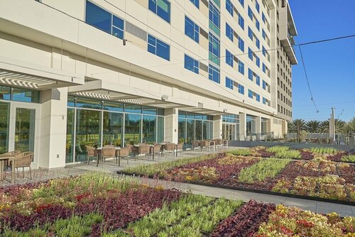 JW Marriott, Anaheim Resort, Забронировать Курортный отель Анахайм Disneyland California, рядом с Anaheim Gardenwalk